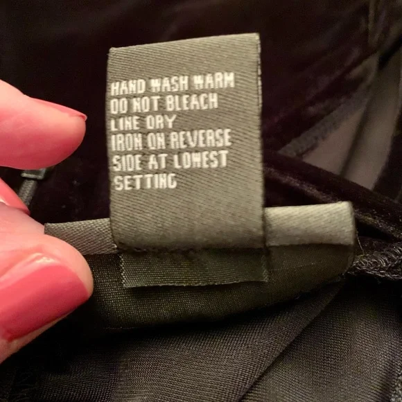 Notations Black Velvet Sleeveless Top Holiday Classic - Picture 9 of 9